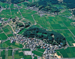 岡山に謎の巨大古墳　墳長350メートル、出入り自由　　：日本経済新聞