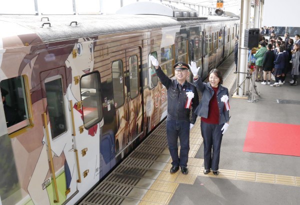 倉敷舞台「ひるね姫」PR　ラッピングバスや電車運行 （山陽新聞デジタル） - Yahoo!ニュース